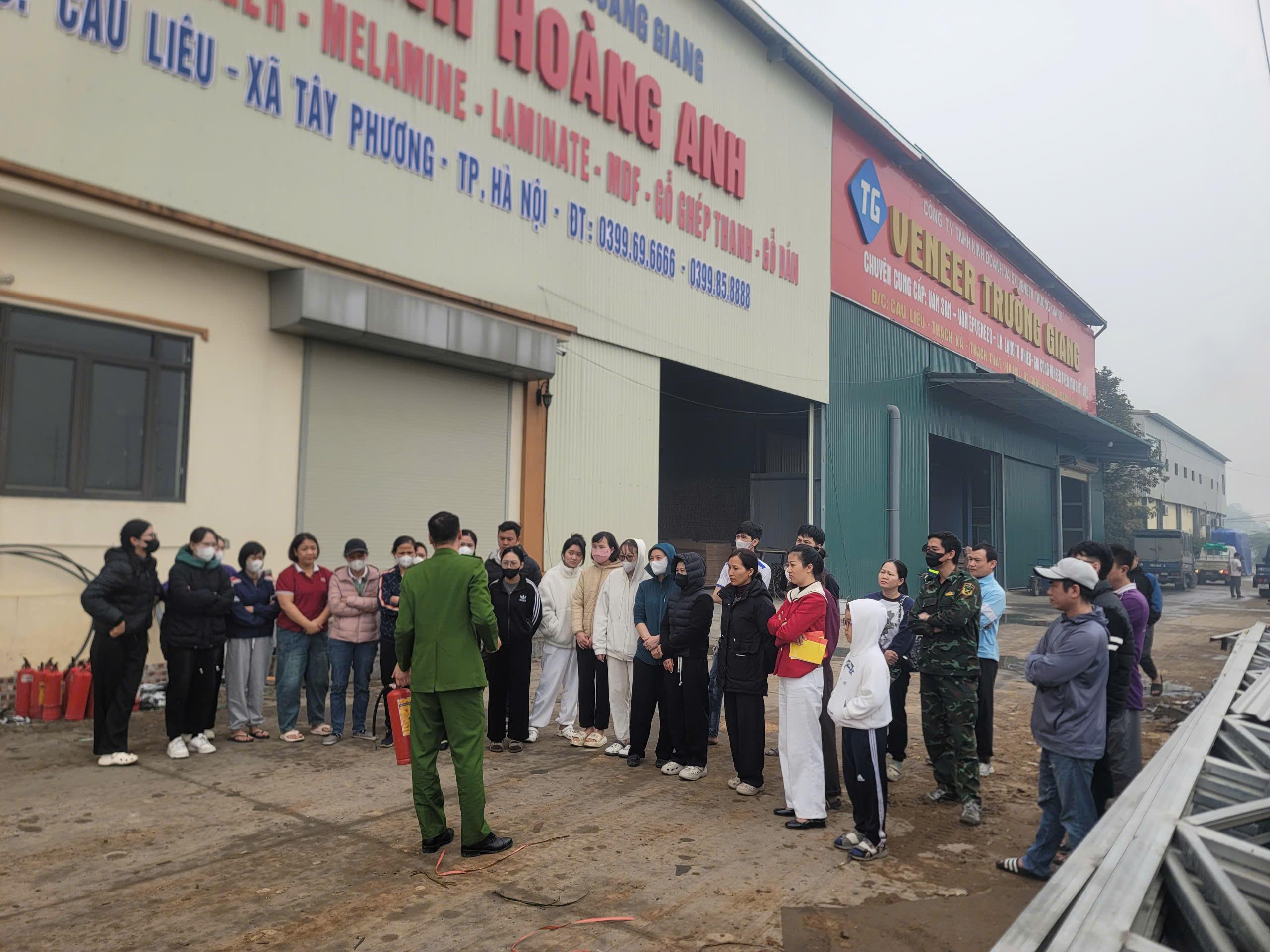 Tập huấn PCCC cho cán bộ, công nhân viên